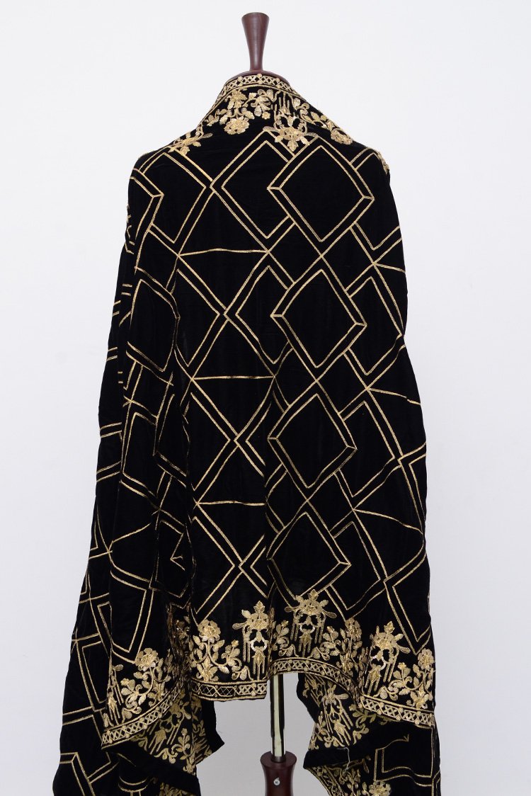 Ellena - Embroidered Velvet Shawl