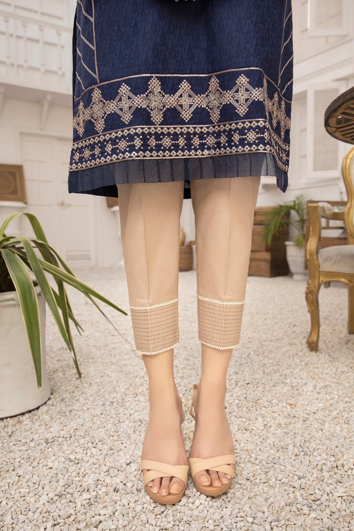 Elegance - Beige Straight-Fit Trouser