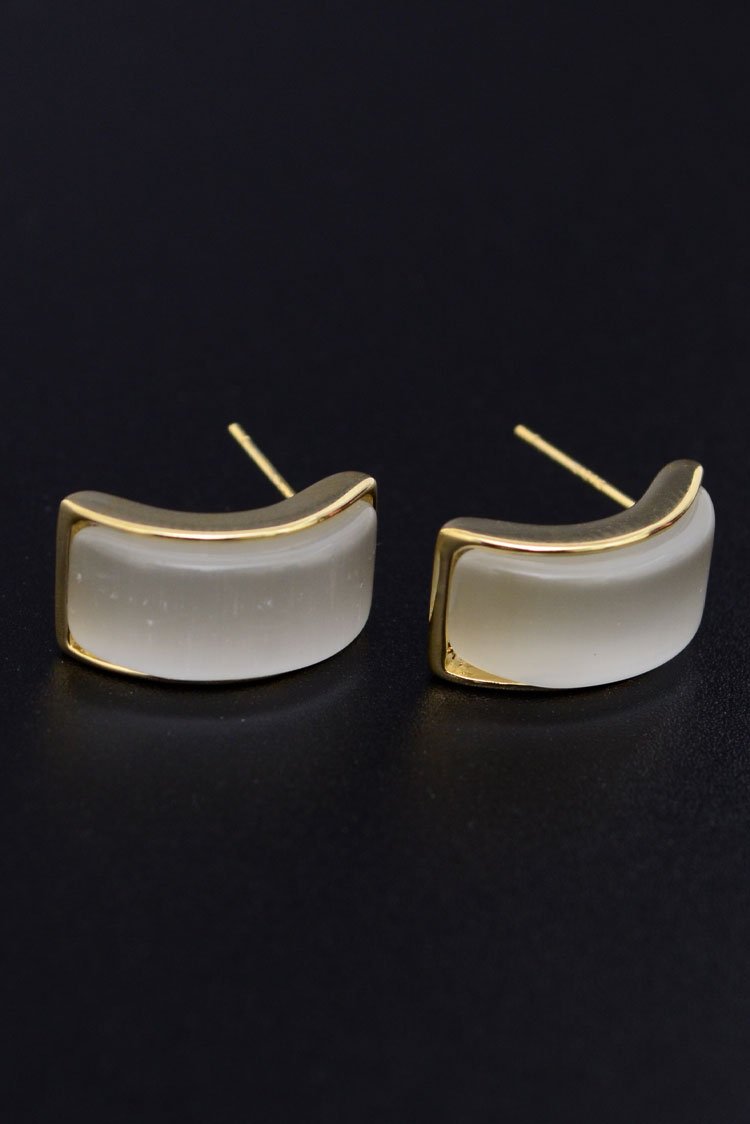 Ellena - Rectangle Pearl Stud Earings