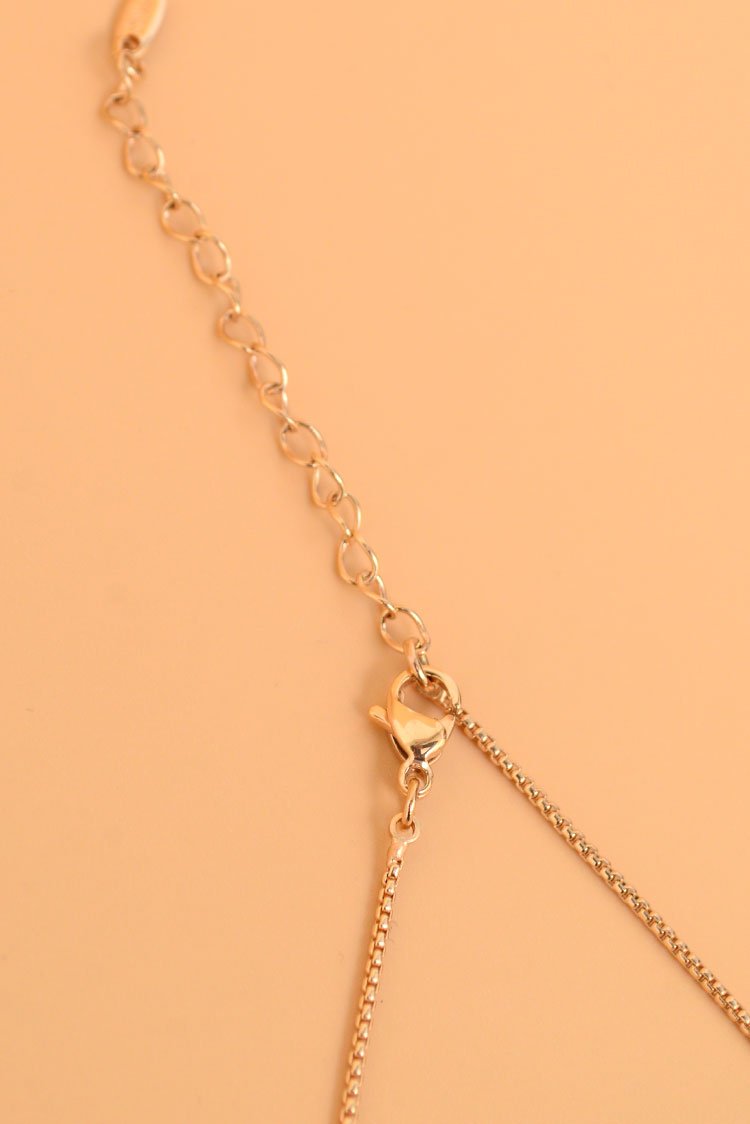 Ellena - Flower Pendant Necklace