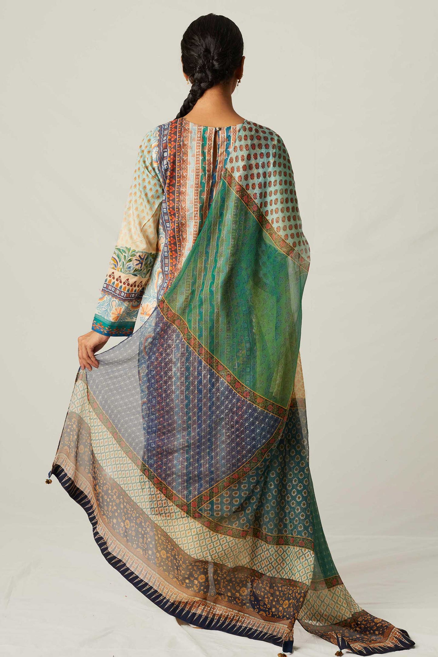 Stitched - Roshan Ara-B