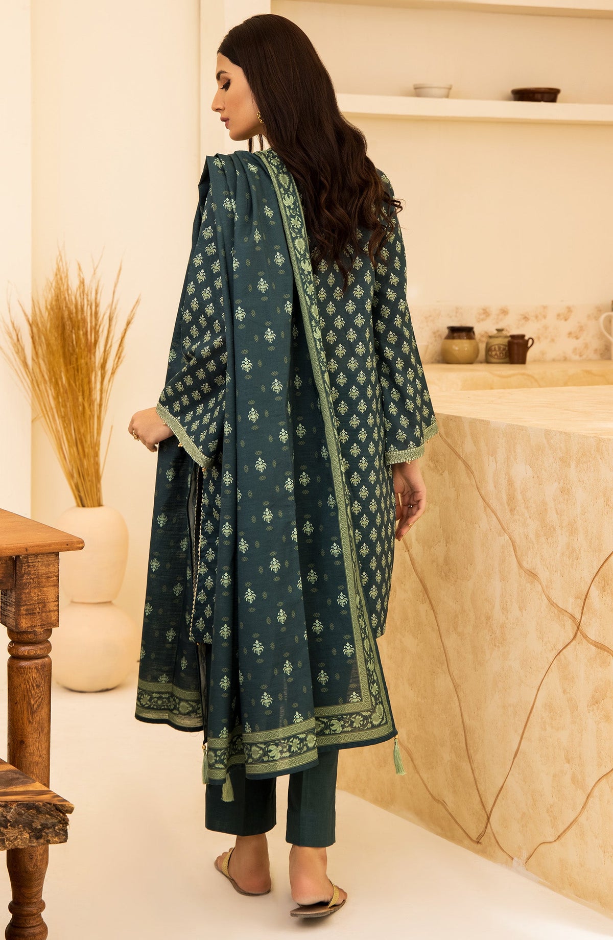 Orient - Unstitched 3 Piece Embroidered Khaddar Shirt , Khaddar Pant and Khaddar Dupatta