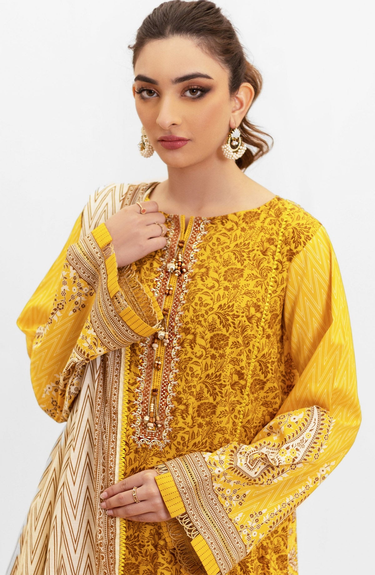 Orient - Unstitched 3 Piece Embroidered Lawn Shirt , Cambric Pant and Lawn Dupatta