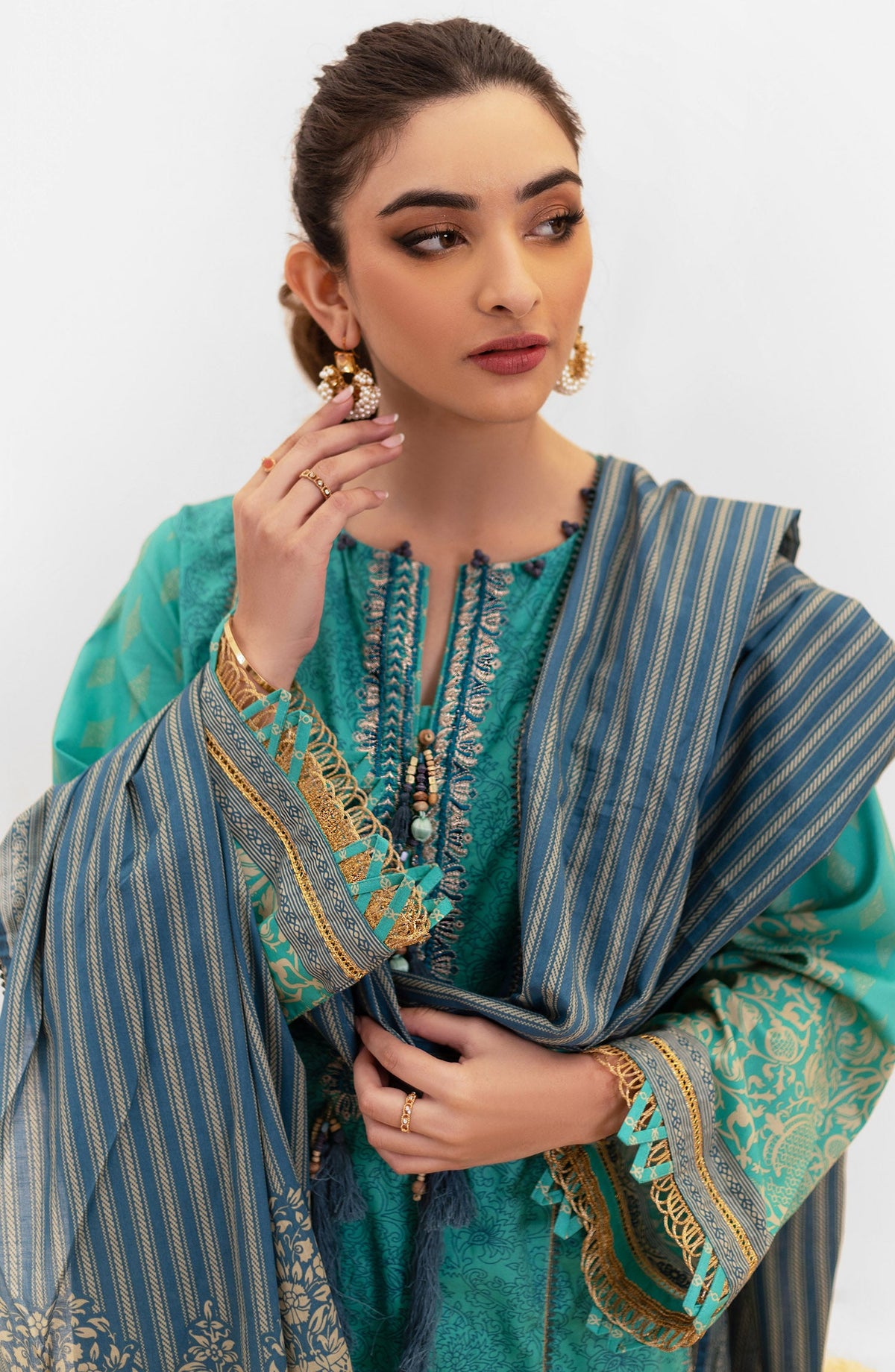 Orient - Unstitched 3 Piece Embroidered Lawn Shirt , Cambric Pant and Lawn Dupatta