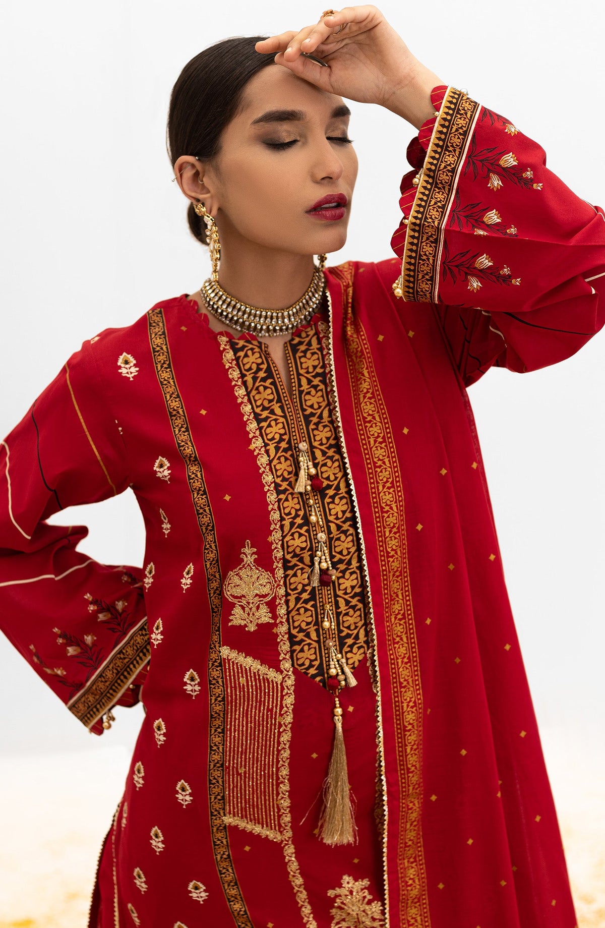 Orient - Unstitched 3 Piece Embroidered Lawn Shirt , Cambric Pant and Lawn Dupatta