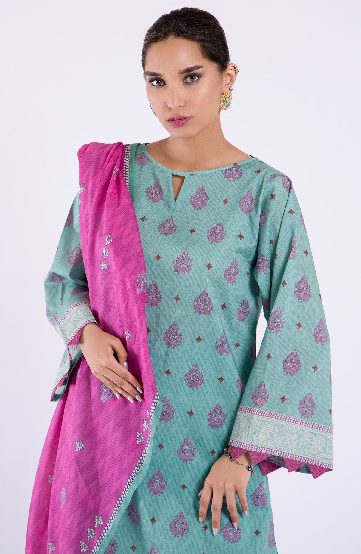 Orient - Unstitched 3 Piece Printed Lawn Shirt , Cambric Pant and Lawn Dupatta