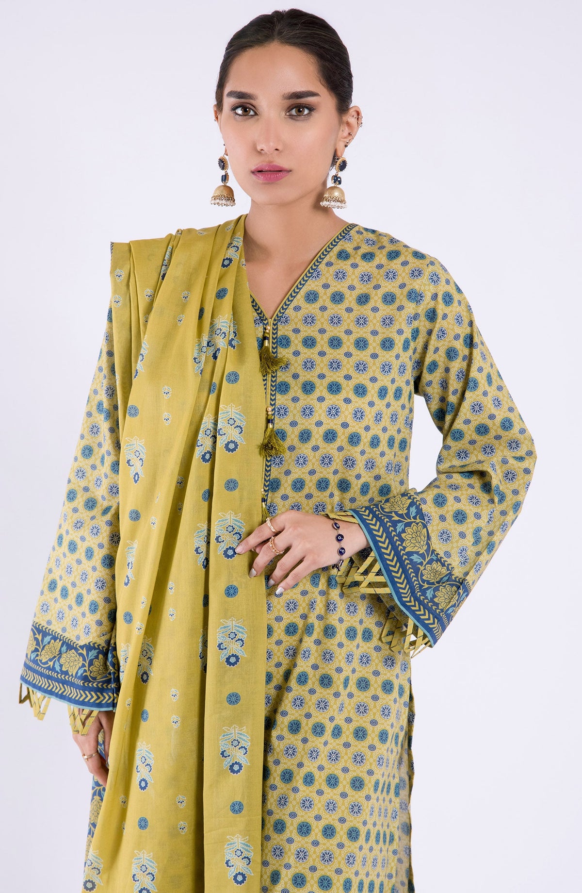 Orient - Unstitched 3 Piece Printed Lawn Shirt , Cambric Pant and Lawn Dupatta