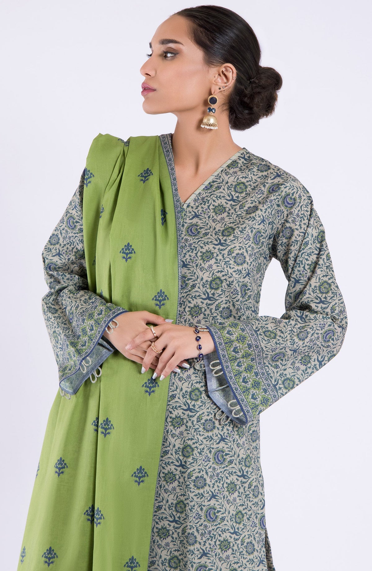 Orient - Unstitched 3 Piece Printed Lawn Shirt , Cambric Pant and Lawn Dupatta