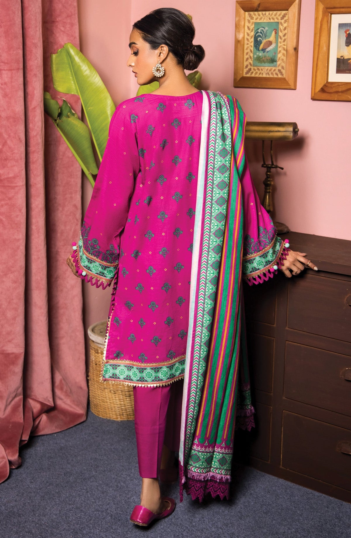 Orient - Unstitched 3 Piece Embroidered Khaddar Shirt , Khaddar Pant and Acrylic Dupatta