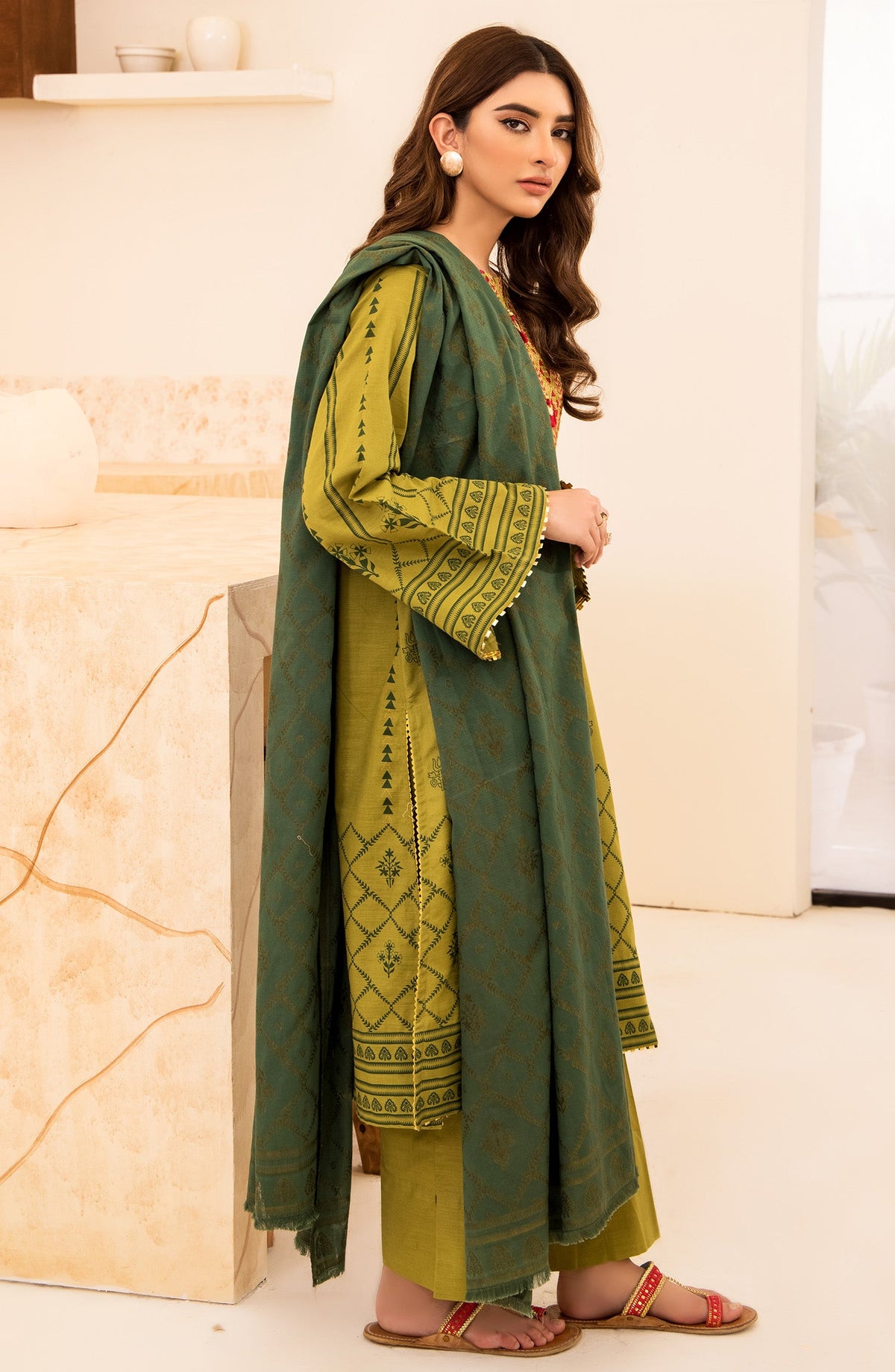Orient - Unstitched 3 Piece Embroidered Khaddar Shirt , Pant and Khaddar Dupatta