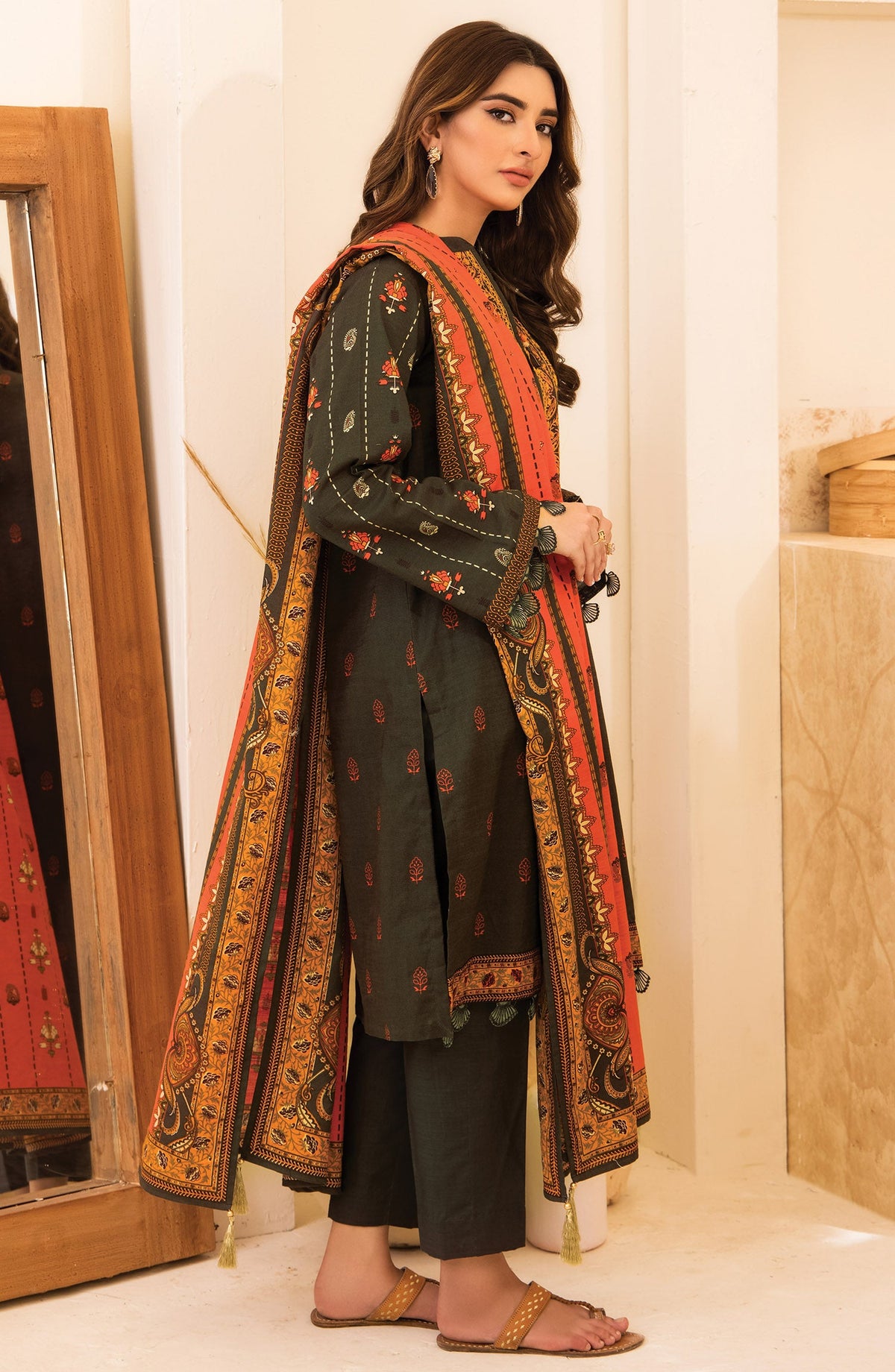 Orient - Unstitched 3 Piece Embroidered Khaddar Shirt , Pant and Khaddar Dupatta