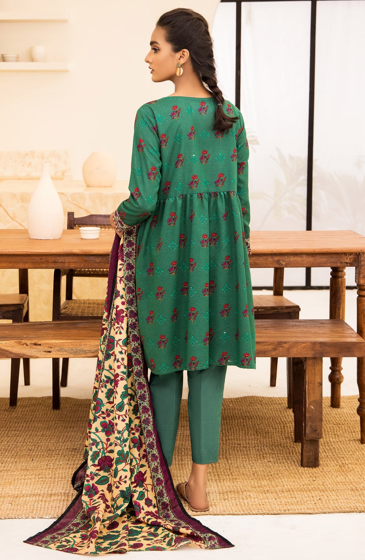 Orient - Unstitched 3 Piece Printed Karandi Shirt , Pant and Karandi Shawl Dupatta