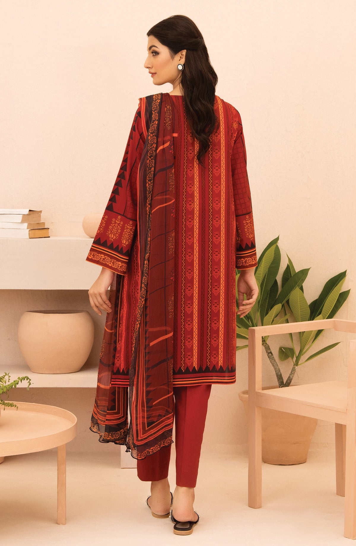 Orient - Unstitched 3 Piece Embroidered Heavy Lawn Shirt , Cambric Pant and Chiffon Dupatta