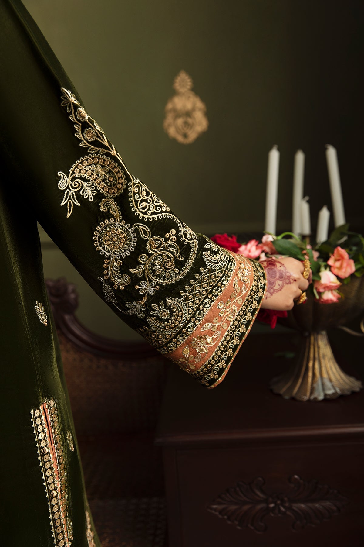 Baroque - EMBROIDERED VELVET UF-461