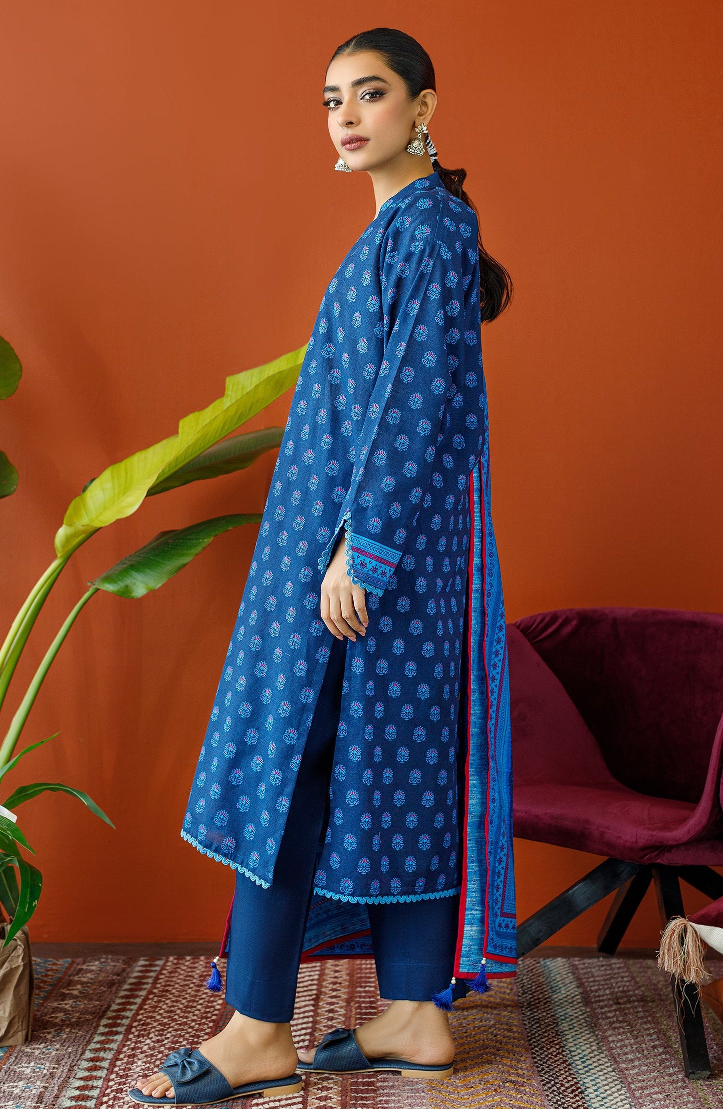 Orient - Unstitched 3 Piece Printed Khaddar Shirt , Khaddar Pant and Khaddar Dupatta