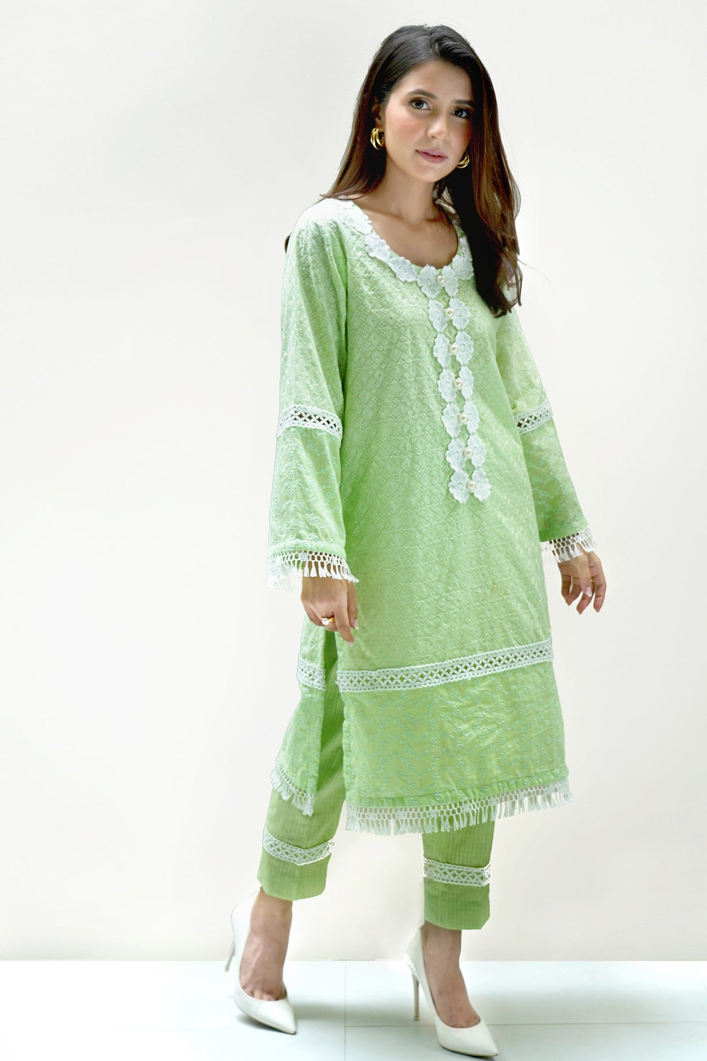 Ayesha Naveed - Pistachio