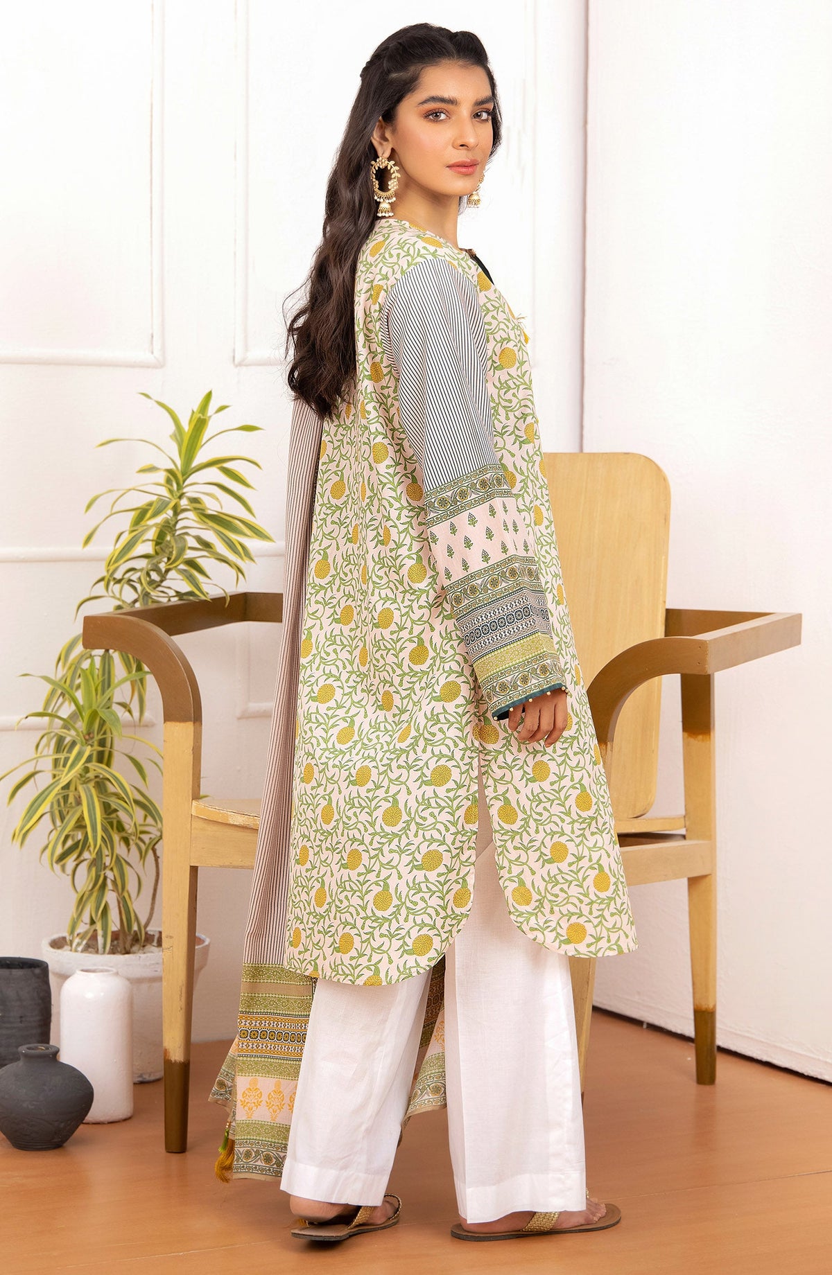 Orient - Unstitched 2 Piece Printed Lawn Shirt And Net Lawn Dupatta