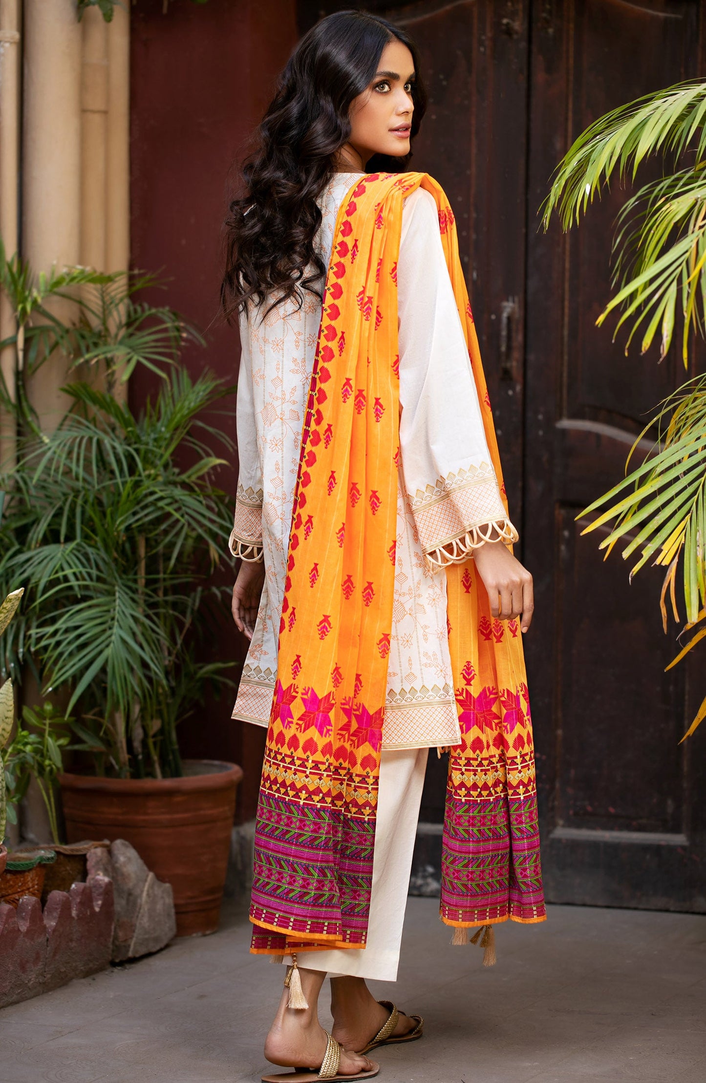 Orient - Unstitched 3 Piece Gold Lacquer Embroidered Lawn Suit