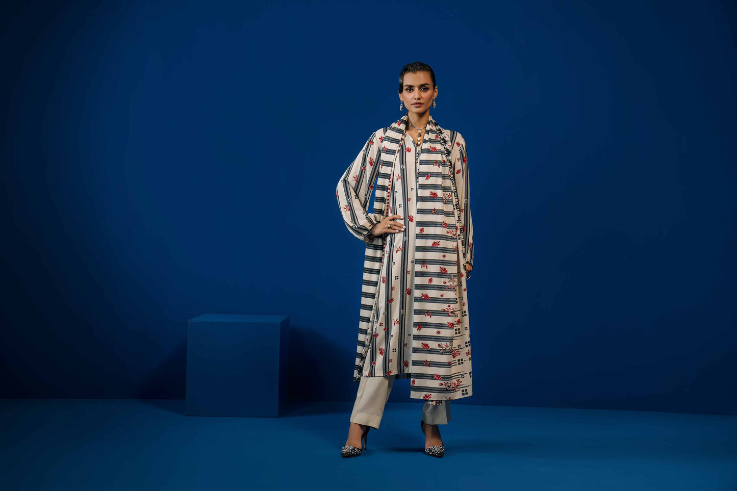 Nishat Linen - 3 Piece - Printed Loose Fabric - 42304006