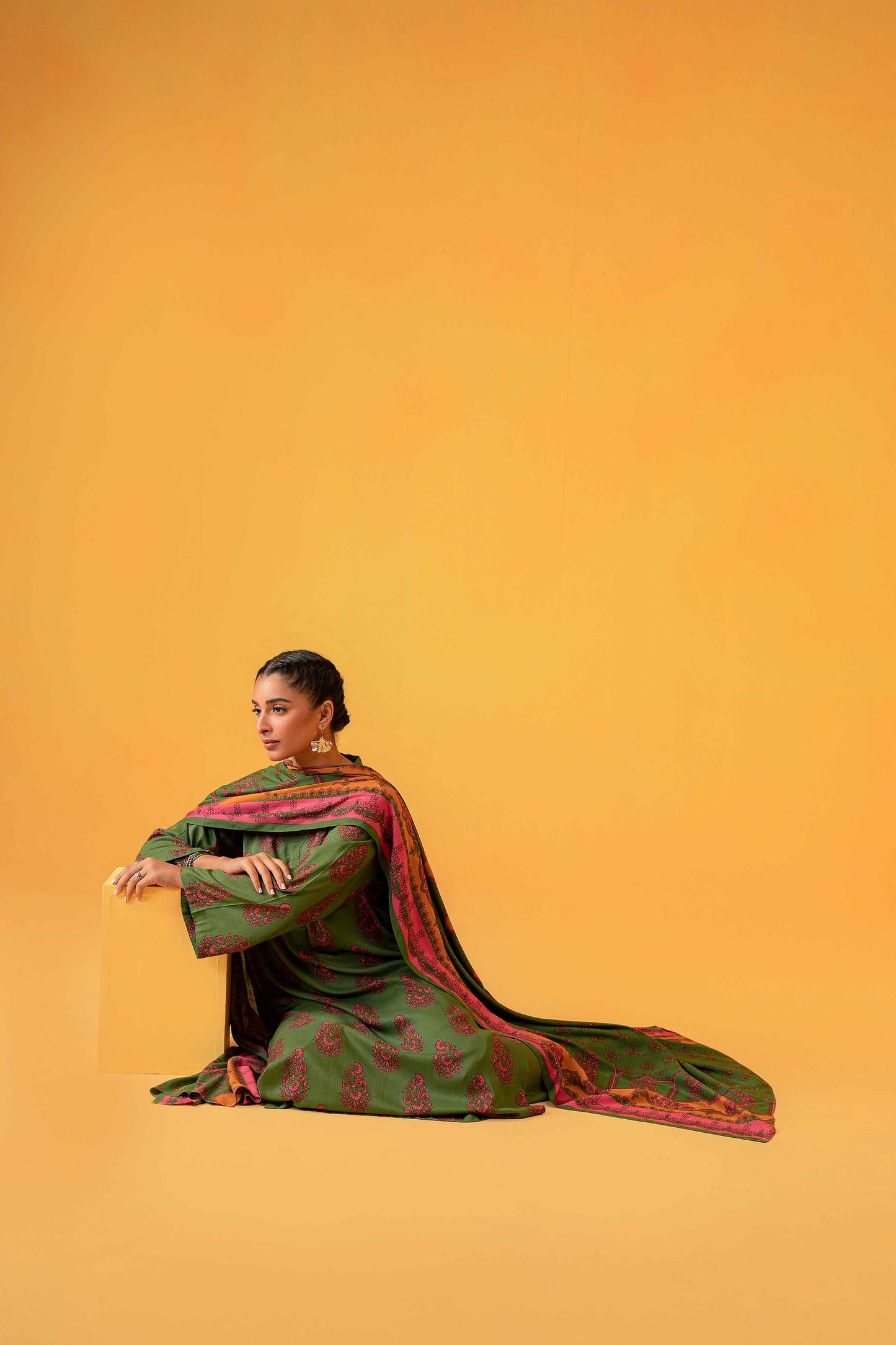 Nishat Linen - 3 Piece - Printed Loose Fabric - 42304009