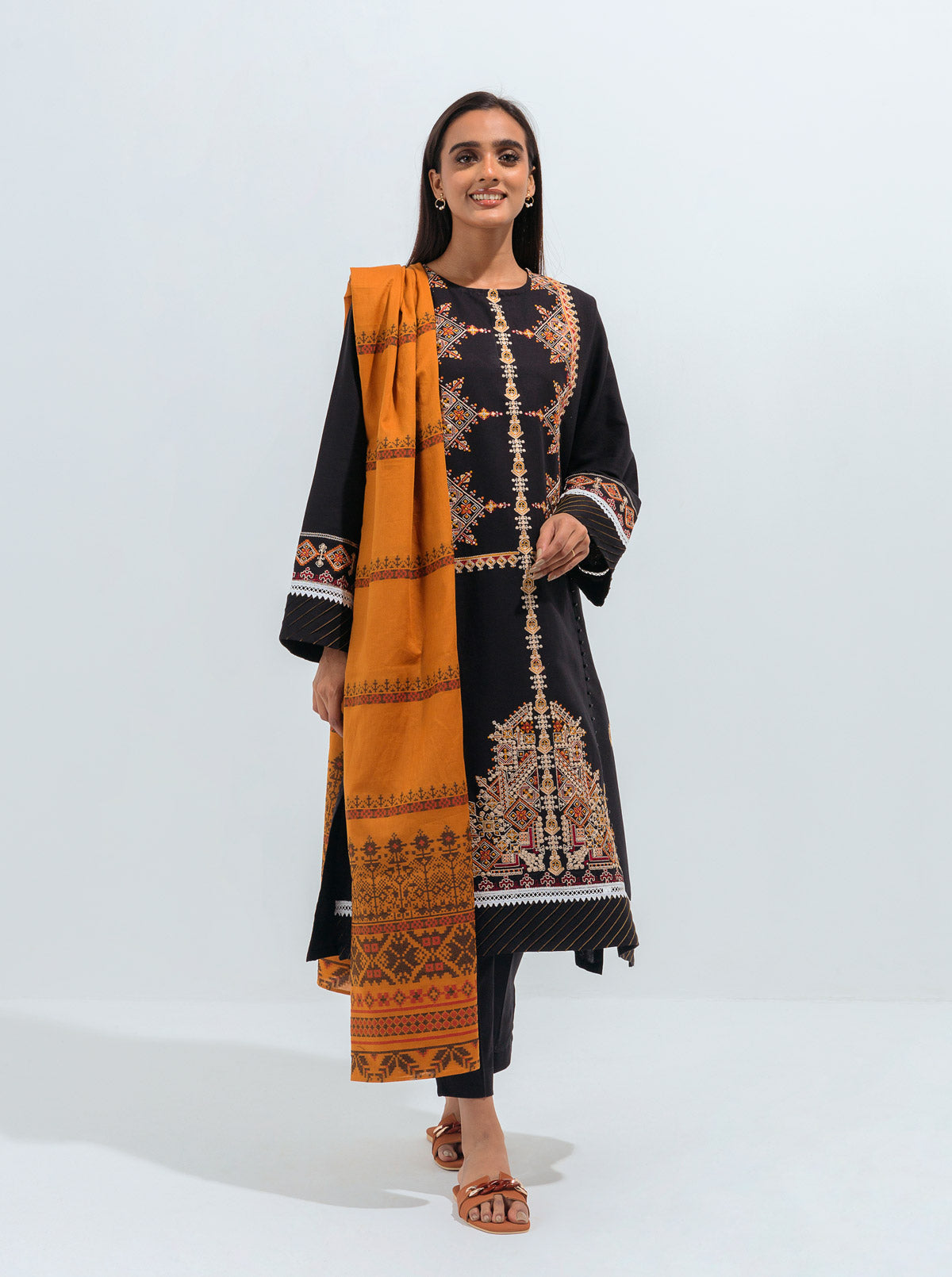 Beechtree - Black Fantasy -Embroidered-2P