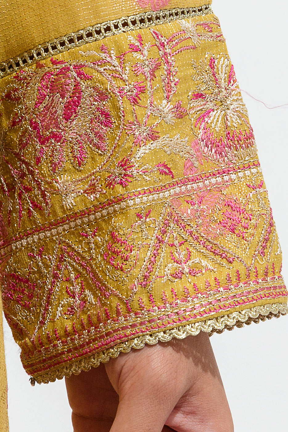 Beechtree - 3 PIECE - EMBROIDERED JACQUARD SUIT - MEDALLION TAFFY (UNSTITCHED)