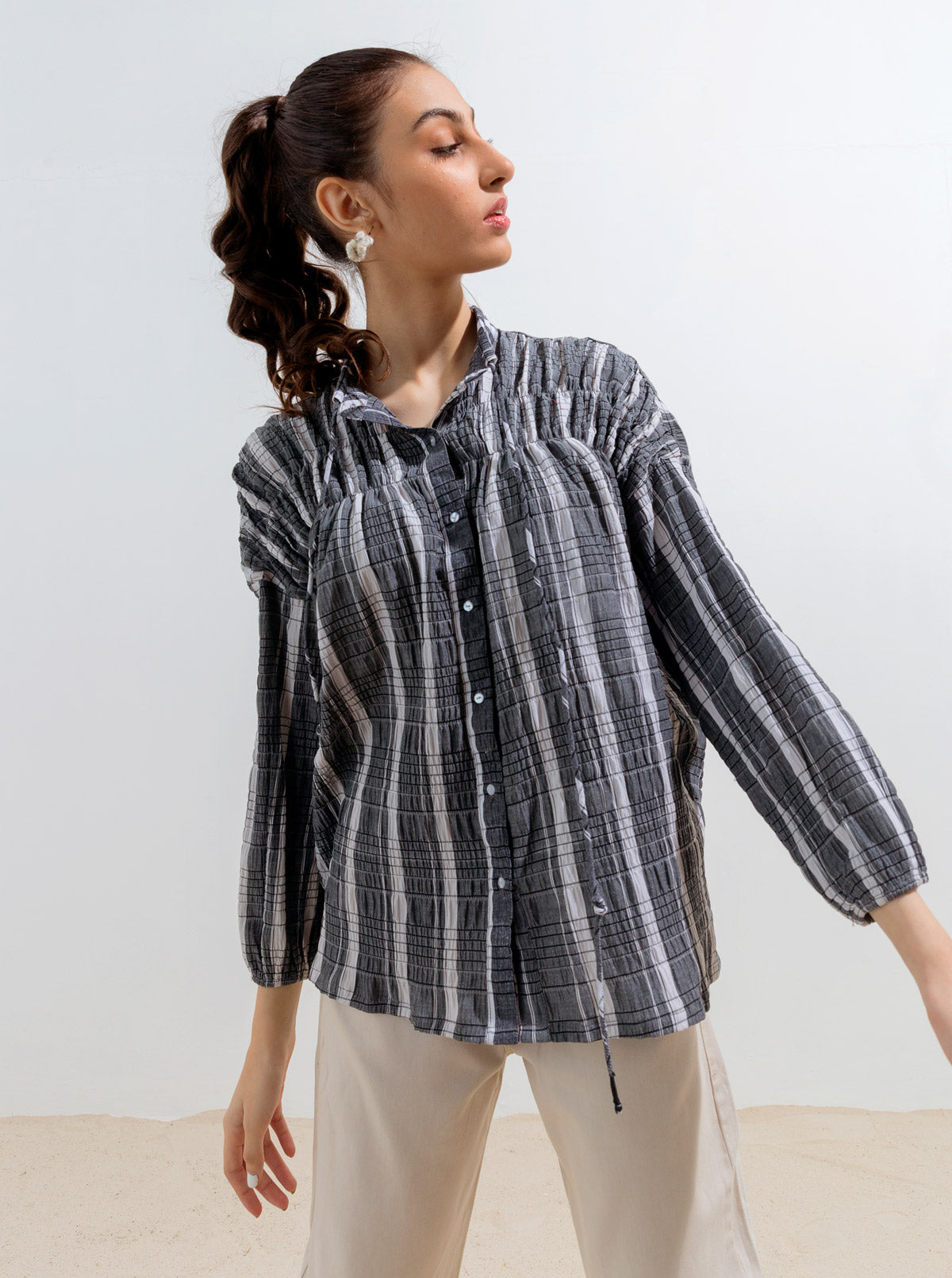 Beechtree - Gray White Smocked Top