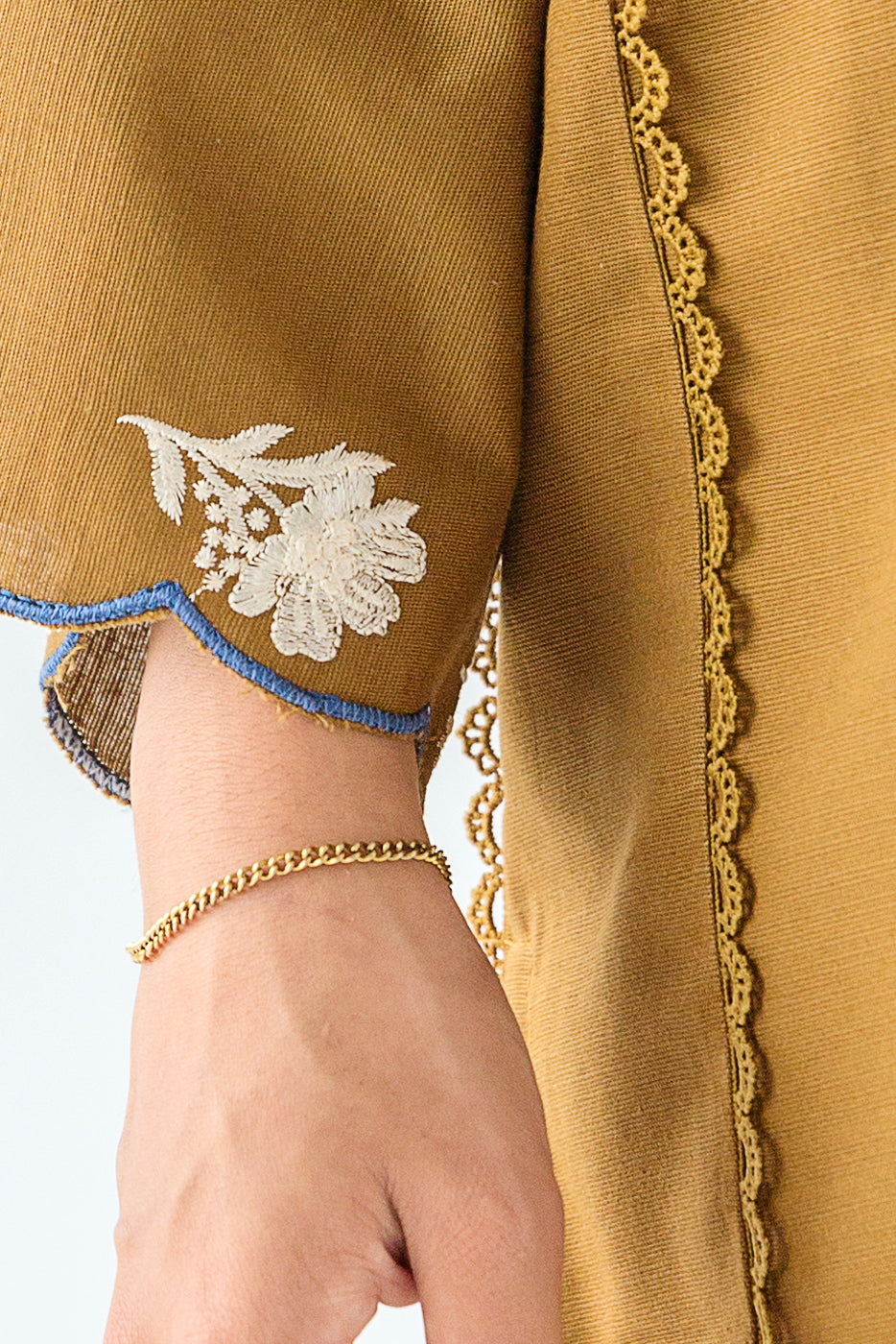 Beechtree - EMBROIDERED SLUB KHADDAR SHIRT (PRET)