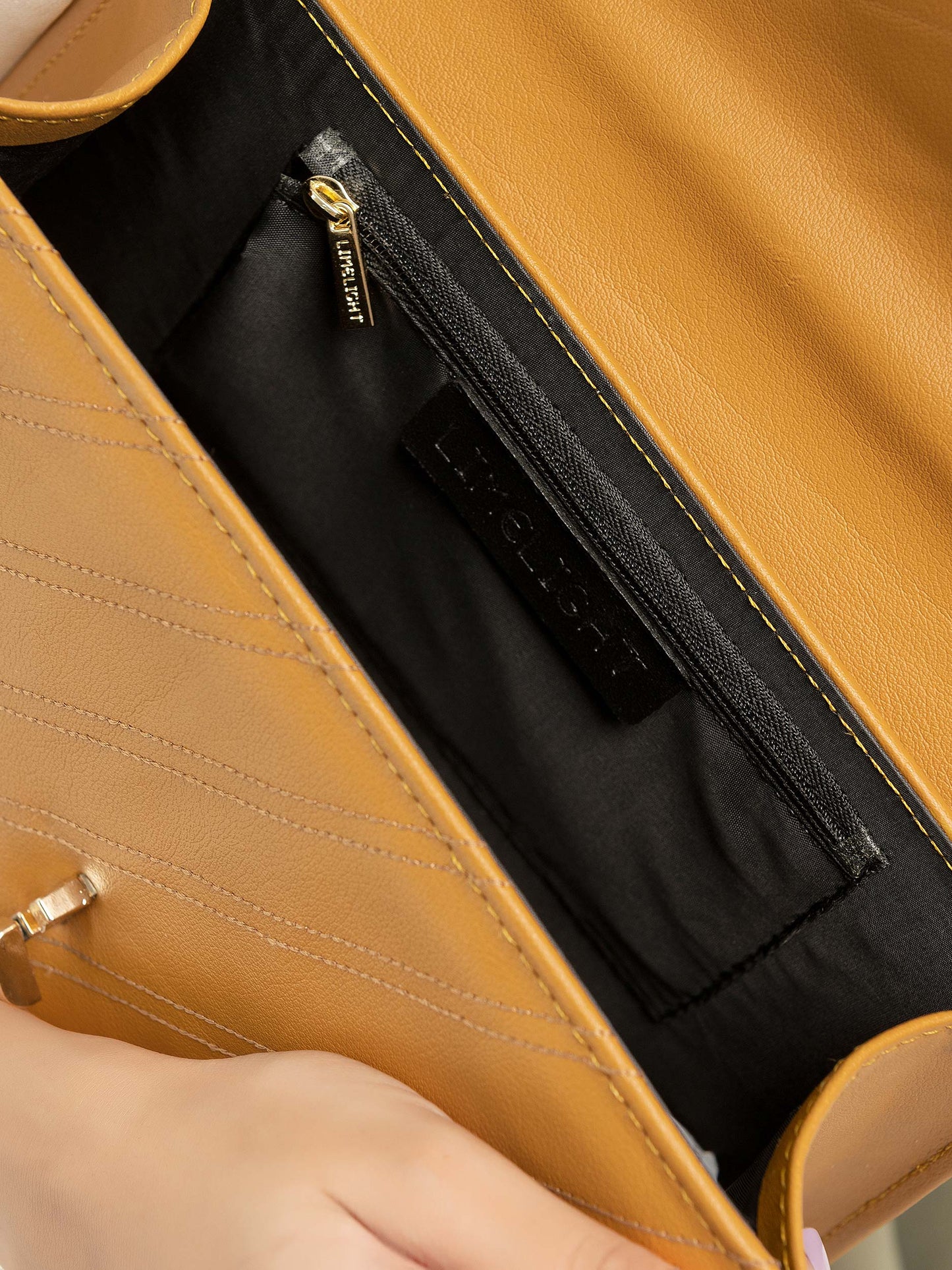 Limelight - Classic Curvey Handbag