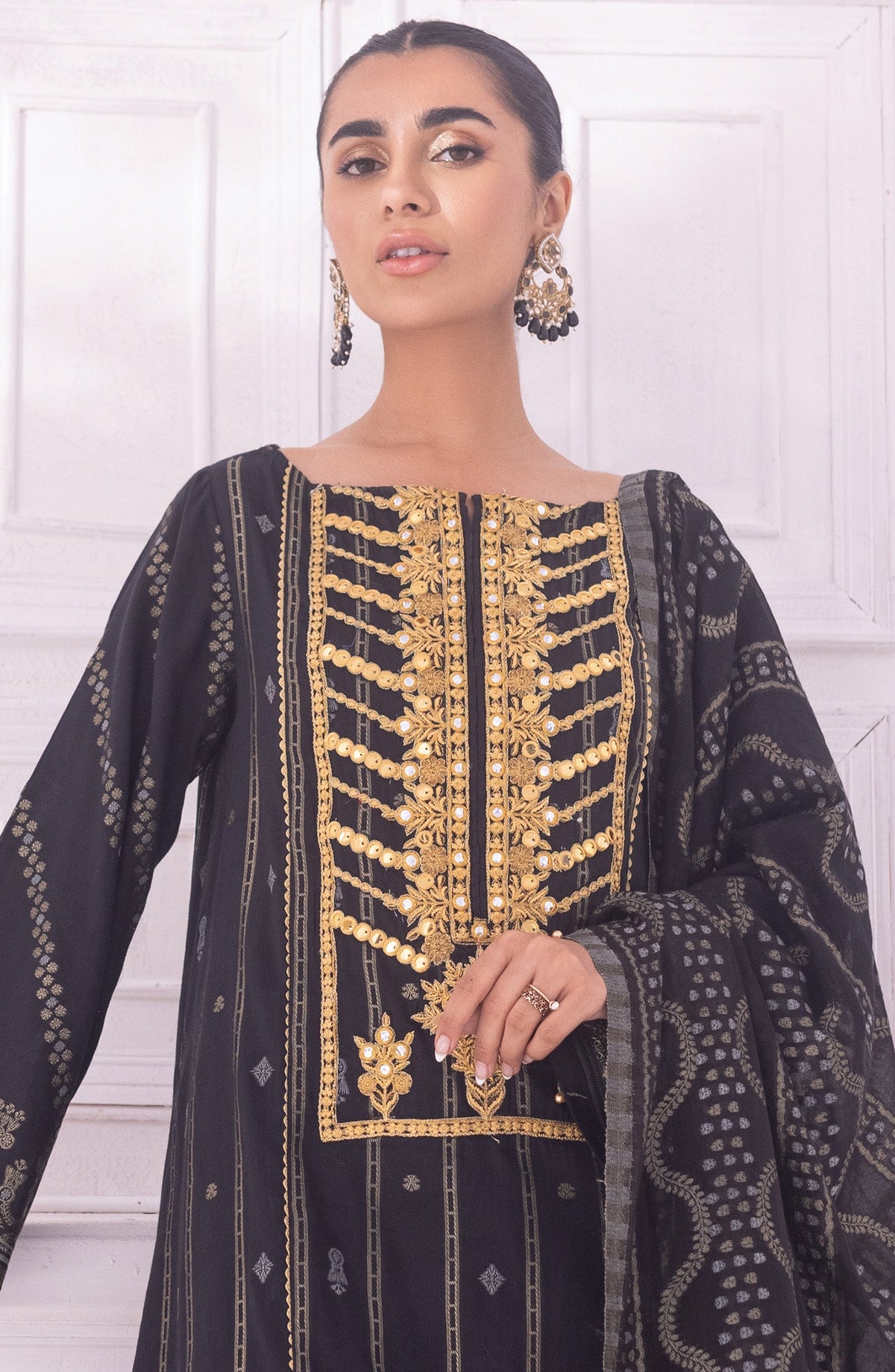 Orient - Unstitched 3 Piece Embroidered Jacquard Shirt , Cambric Pant and Jacquard Dupatta