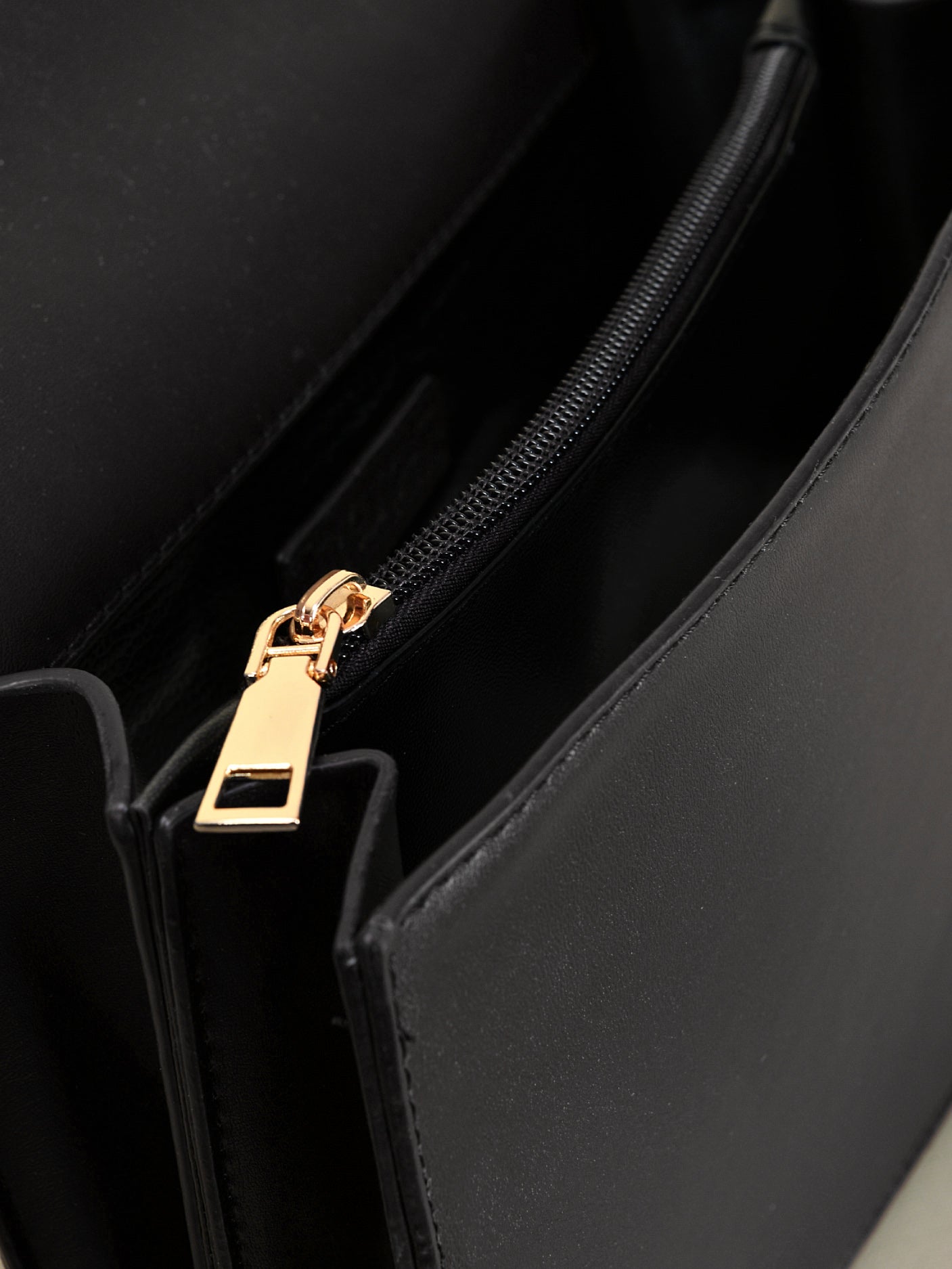 Limelight - Matte Handbag