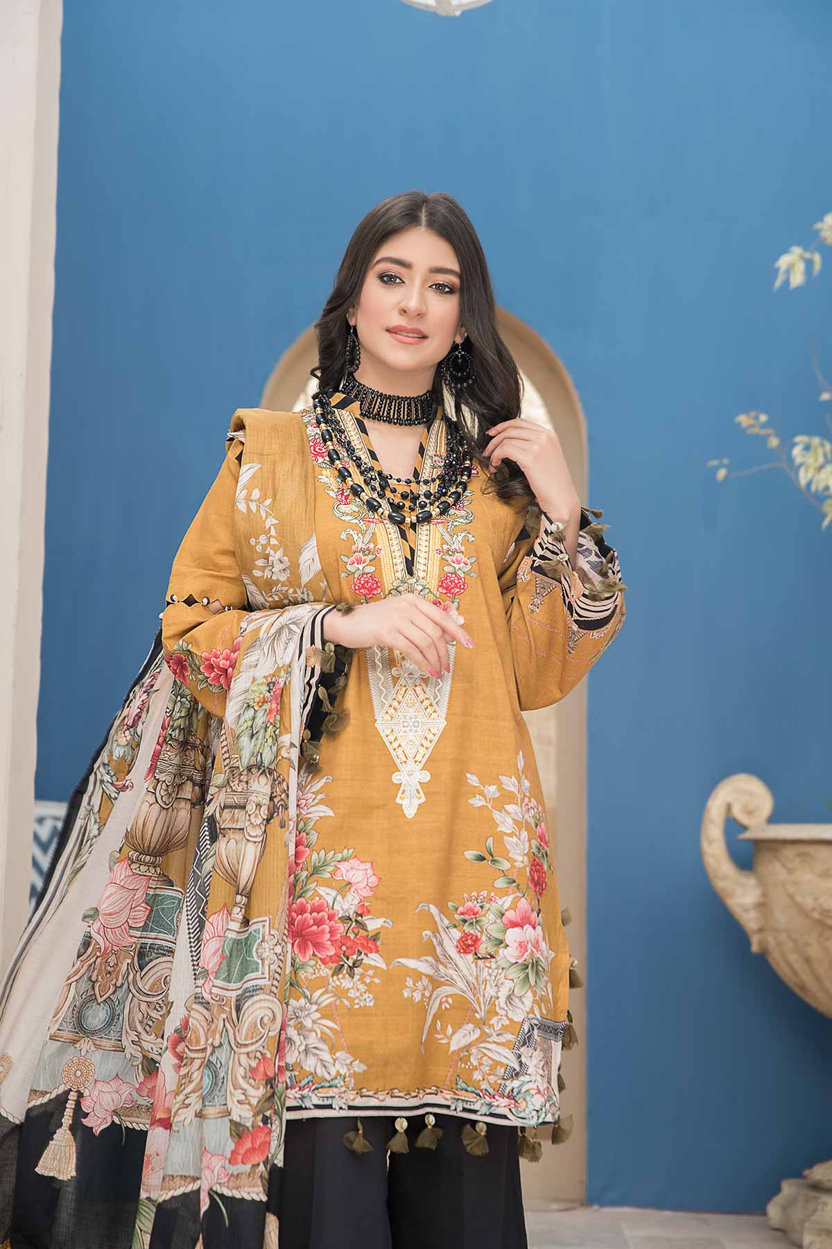 2PC Exclusive Basic Embroidered 01