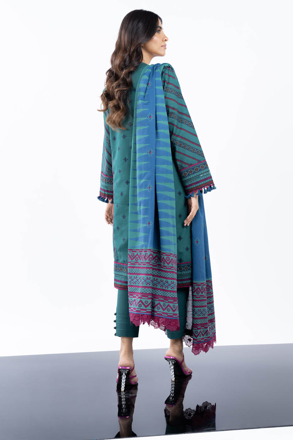 3 Pc Printed Khaddar Suit With Khaddar Dupatta