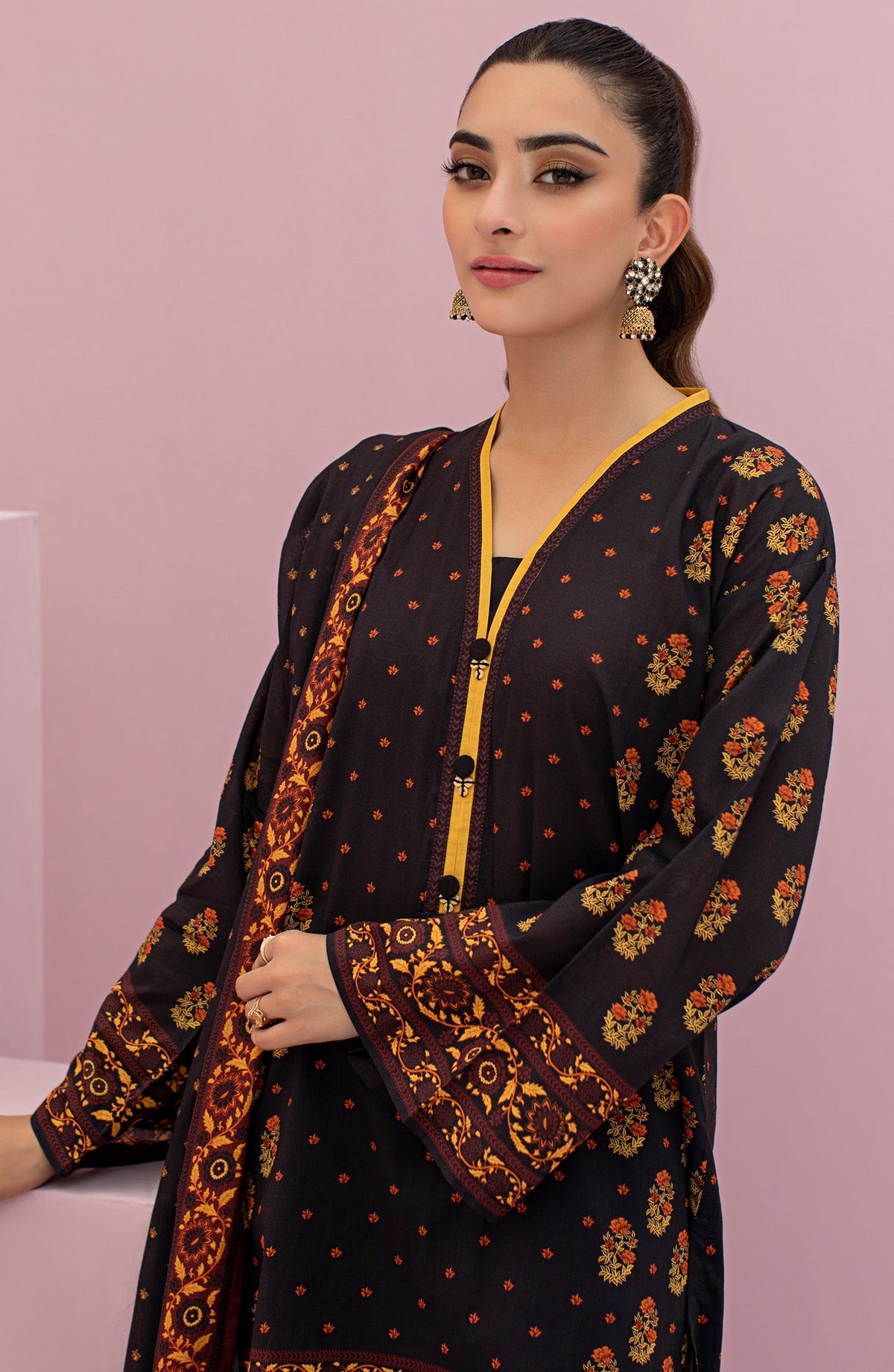 Orient - Unstitched 3 Piece Printed Lawn Shirt , Cambric Pant and Lawn Dupatta