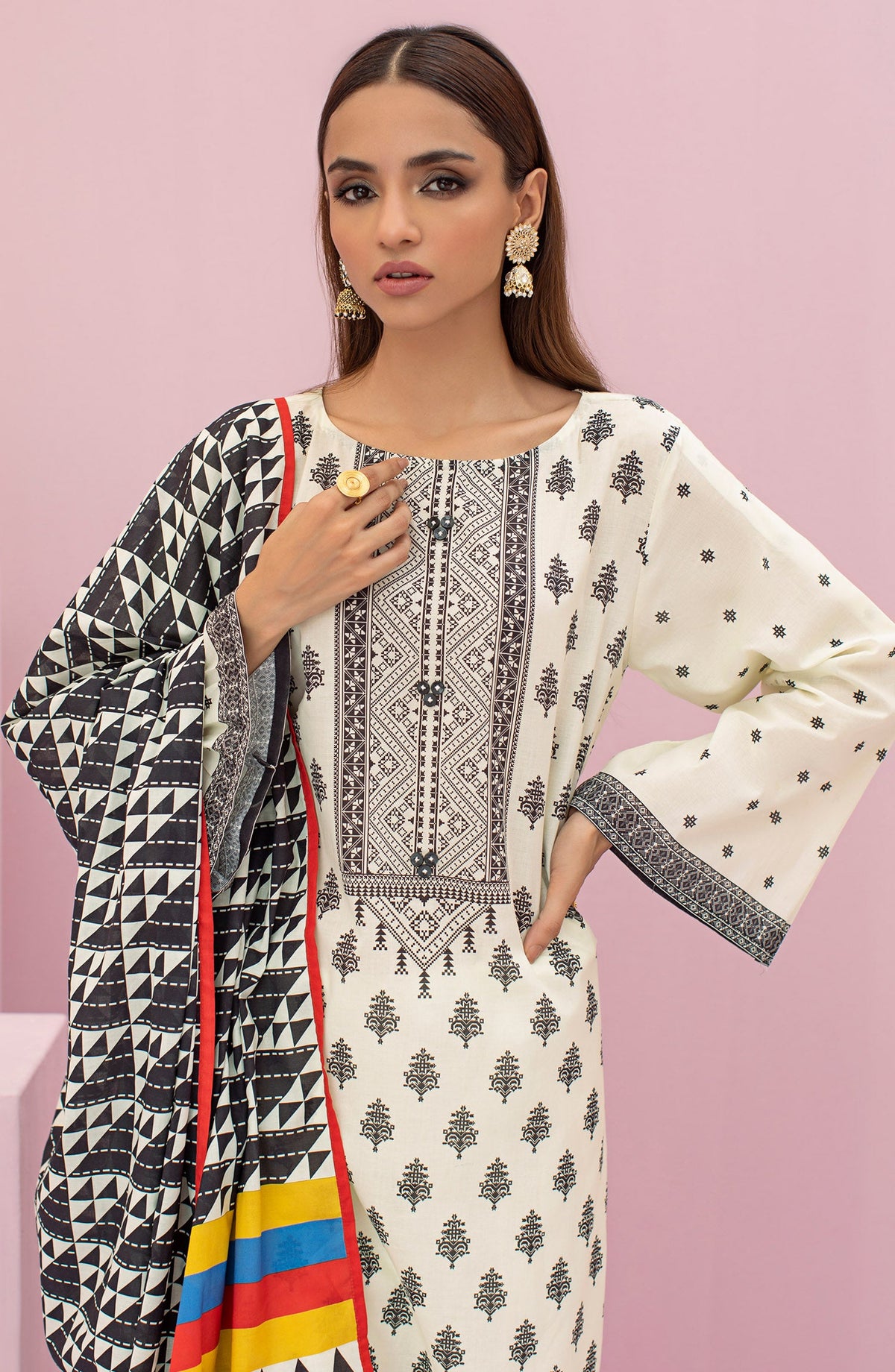 Orient - Unstitched 3 Piece Printed Lawn Shirt , Cambric Pant and Lawn Dupatta