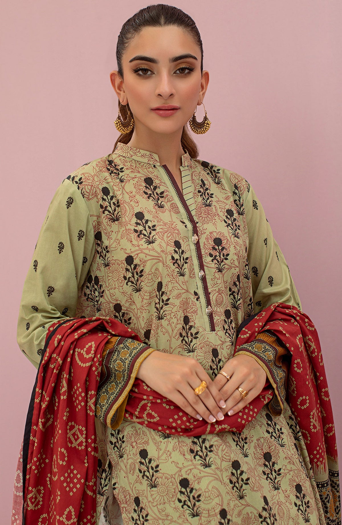 Orient - Unstitched 3 Piece Printed Lawn Shirt , Cambric Pant and Lawn Dupatta