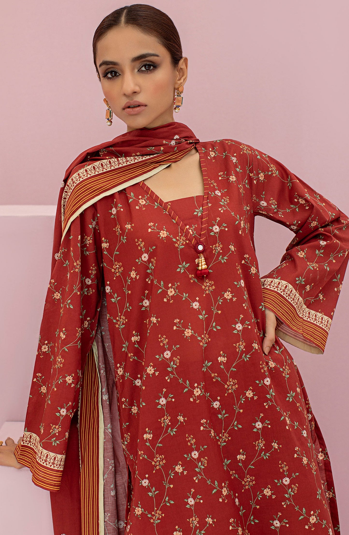 Orient - Unstitched 3 Piece Printed Lawn Shirt , Cambric Pant and Lawn Dupatta