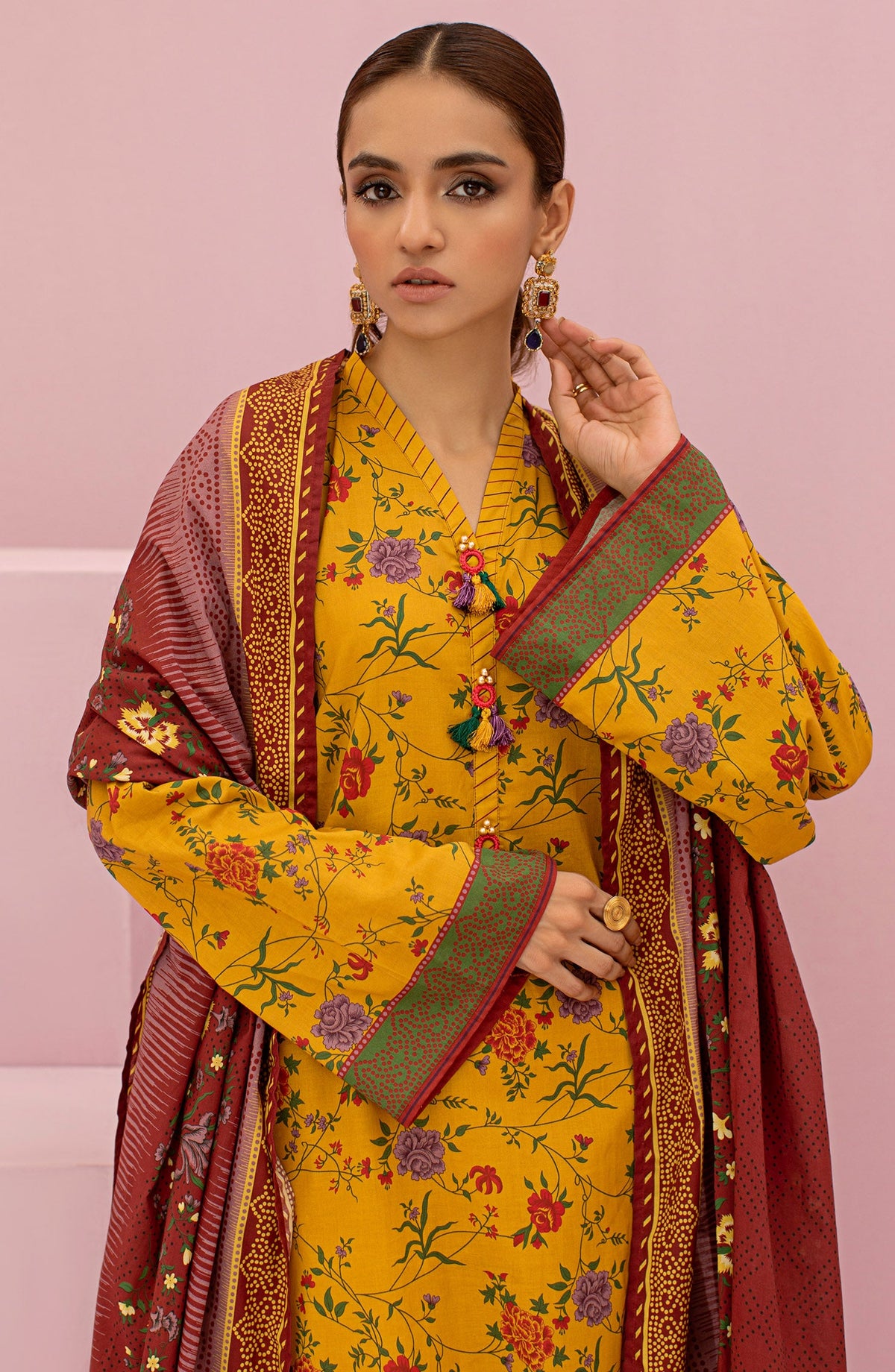 Orient - Unstitched 3 Piece Printed Lawn Shirt , Cambric Pant and Lawn Dupatta