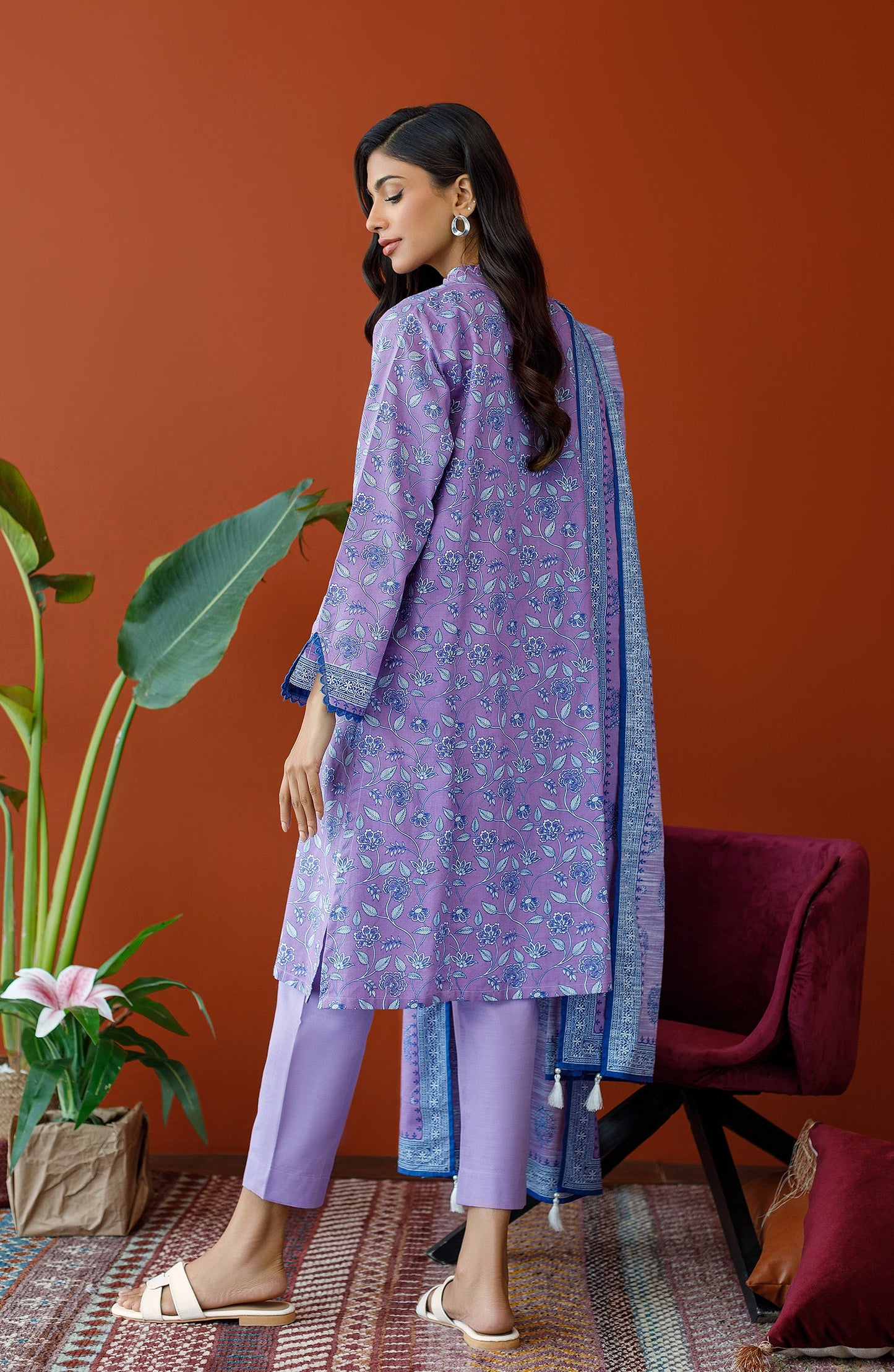 Orient - Unstitched 3 Piece Printed Khaddar Shirt , Khaddar Pant and Khaddar Dupatta