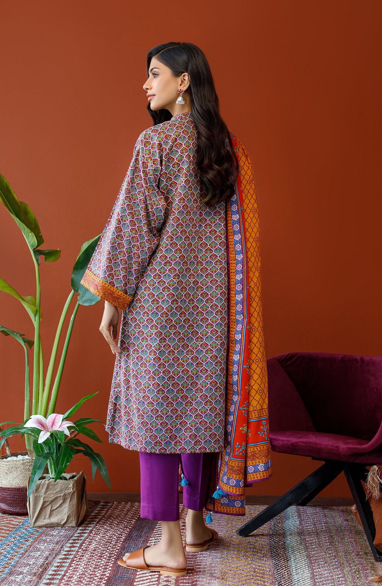 Orient - Unstitched 3 Piece Printed Khaddar Shirt , Khaddar Pant and Khaddar Dupatta