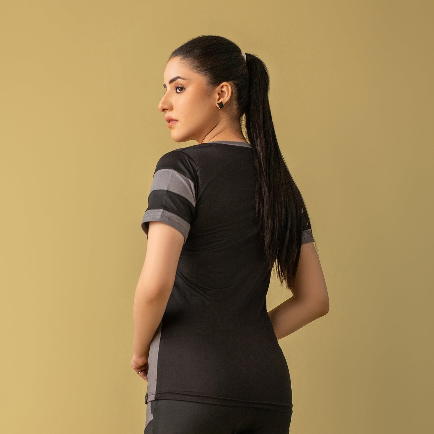 Decuir - Stealth Power Activewear T-shirt (Grey And Black)