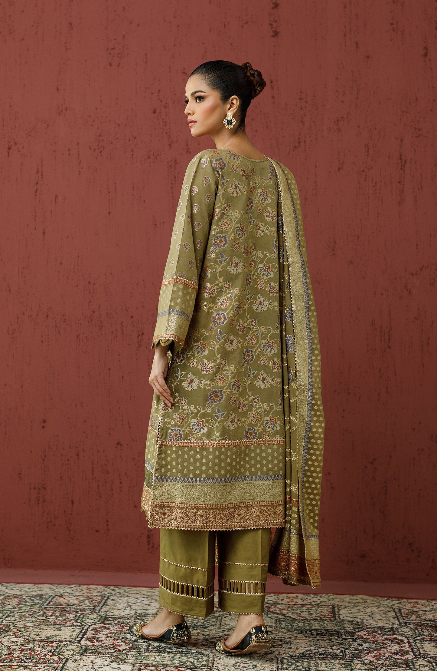 Orient - Stitched 3 Piece Embroidered Jacquard Shirt , Cambric Pant and JACQUARD Dupatta