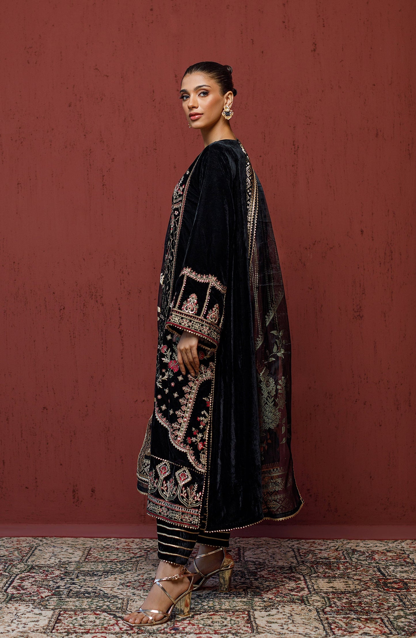 Orient - Stitched 3 Piece Embroidered Velvet Shirt , Velvet Pant and Organza Dupatta