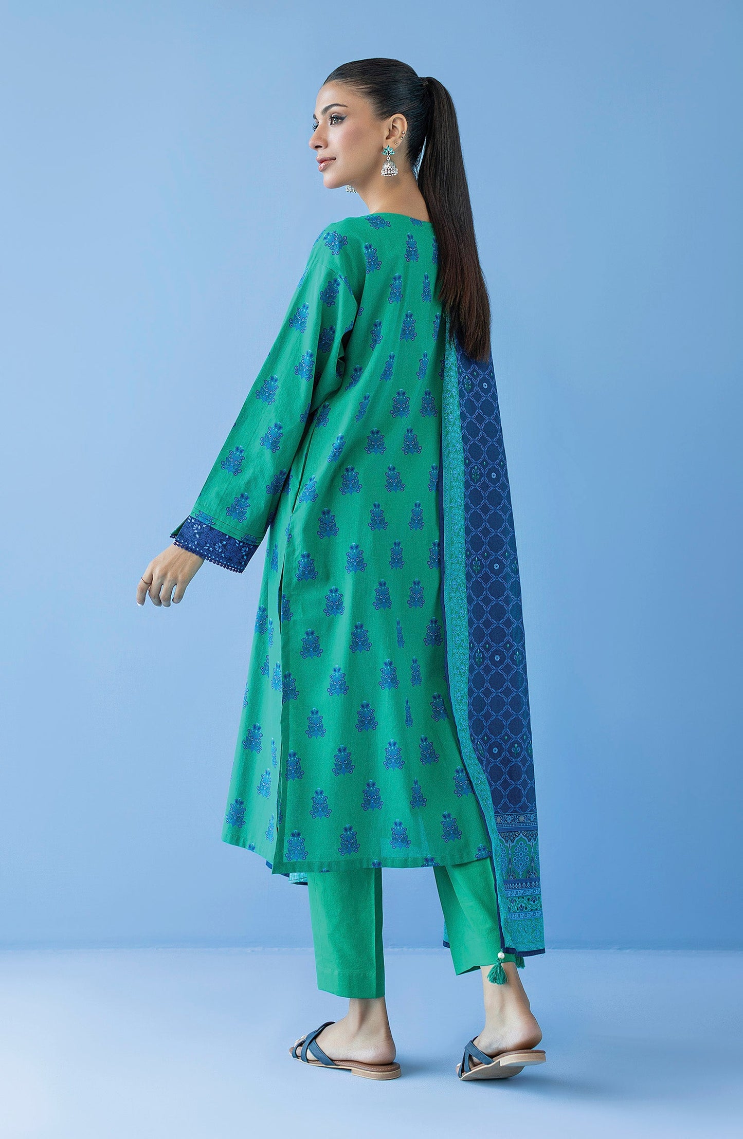 Orient - Unstitched 3 Piece Printed Cambric Shirt , Cambric Pant and Lawn Dupatta