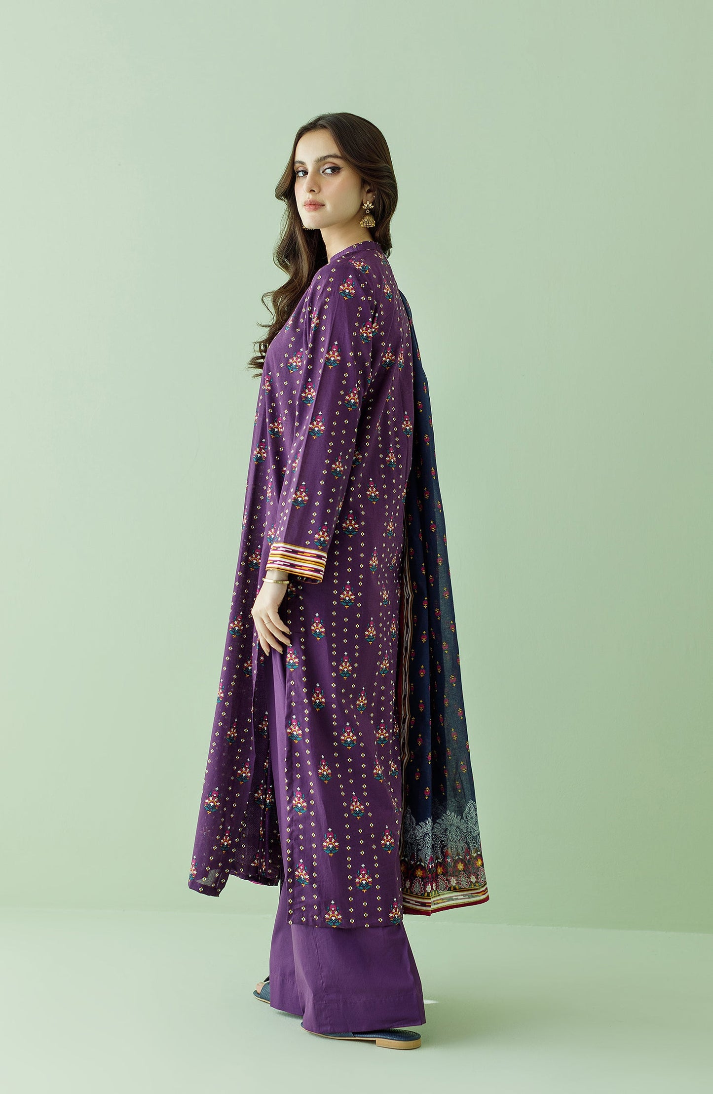 Orient - Unstitched 3 Piece Printed Lawn Shirt , Cambric Pant and Lawn Dupatta