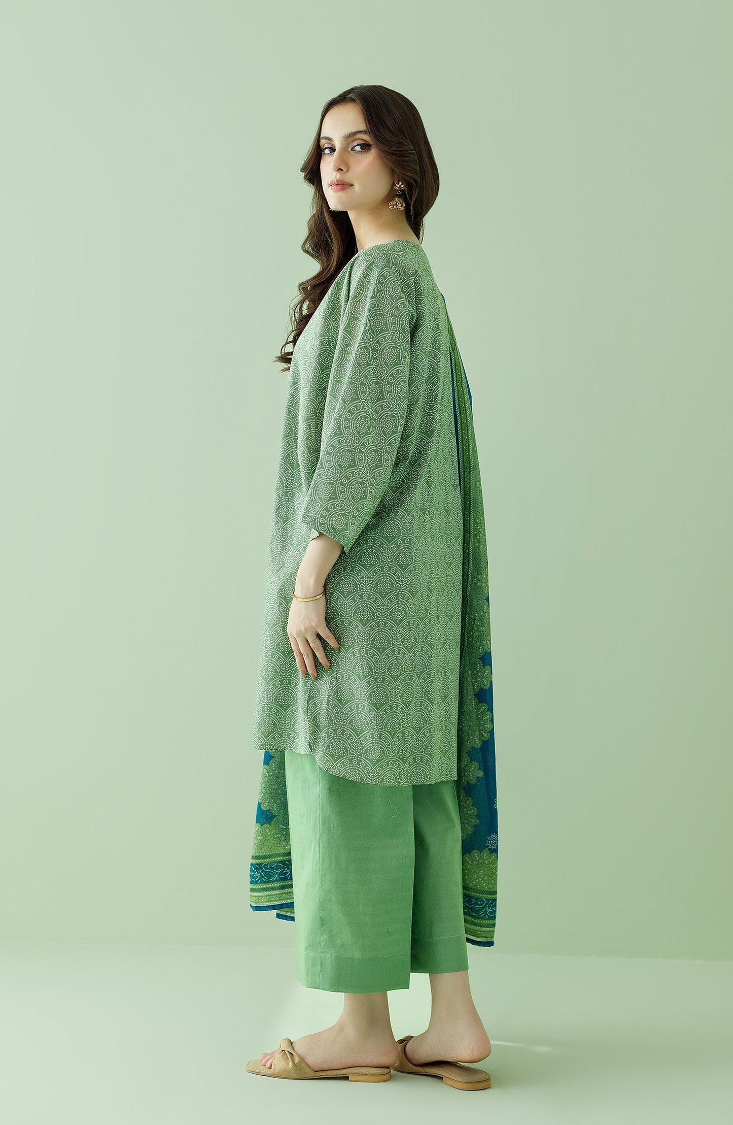 Orient - Unstitched 3 Piece Printed Lawn Shirt , Cambric Pant and Lawn Dupatta