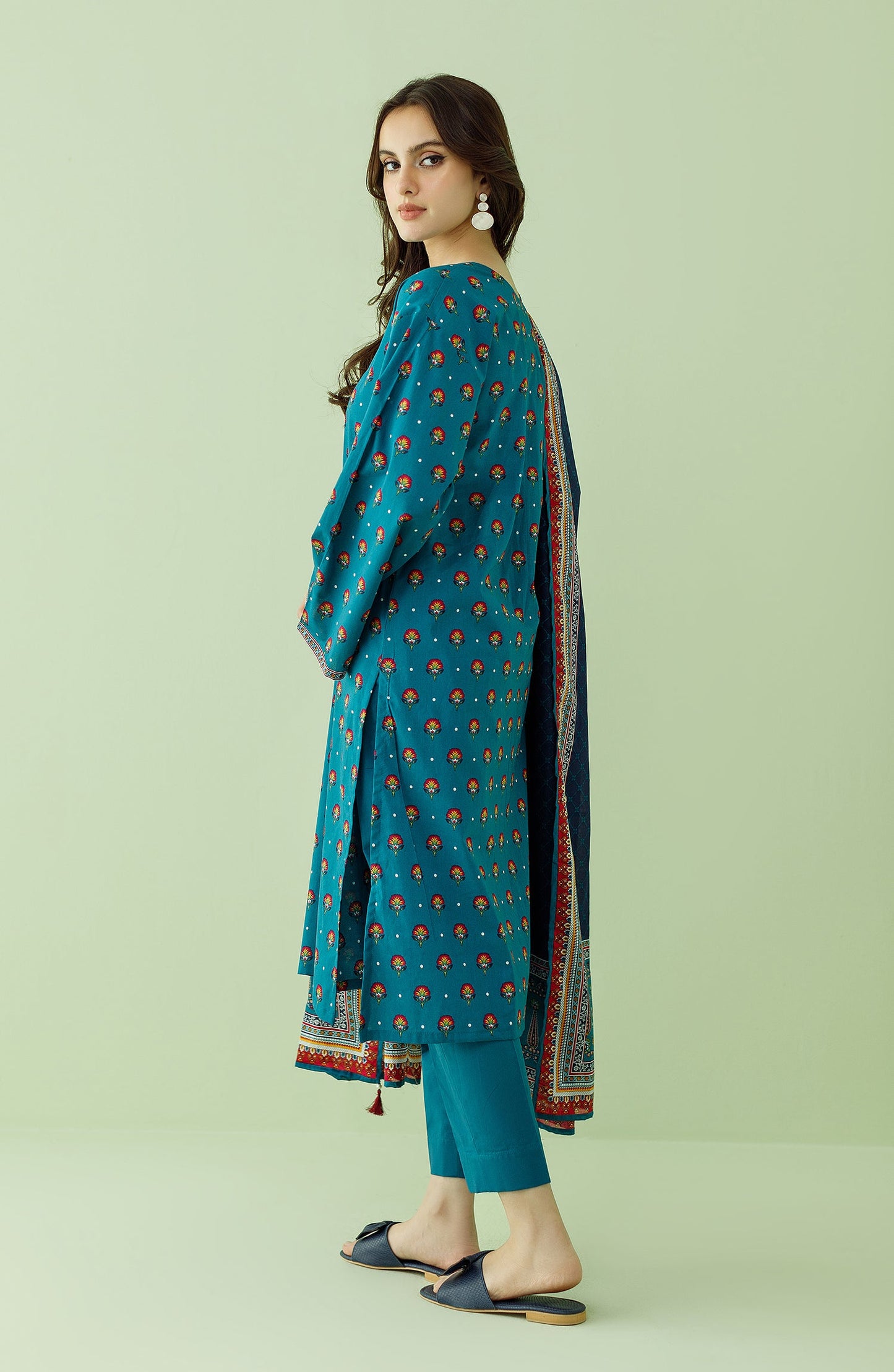 Orient - Unstitched 3 Piece Printed Lawn Shirt , Cambric Pant and Lawn Dupatta