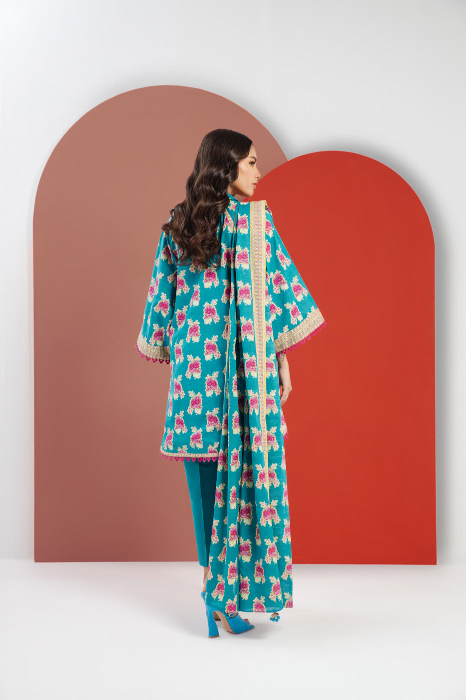 3 Pc Printed Cambric Suit With Doria Dupatta