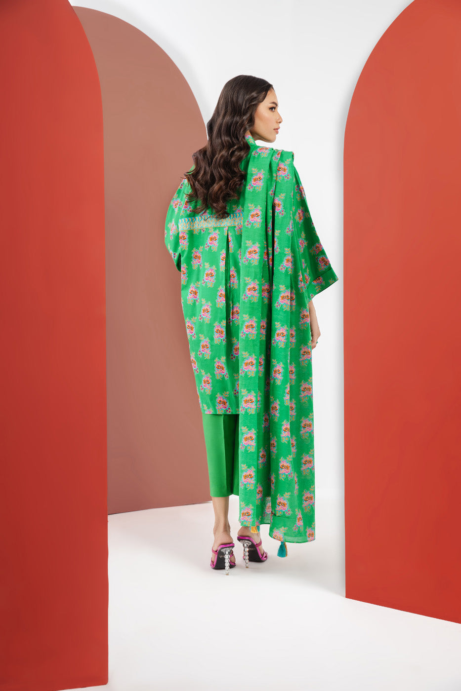3 Pc Printed Cambric Suit With Doria Dupatta