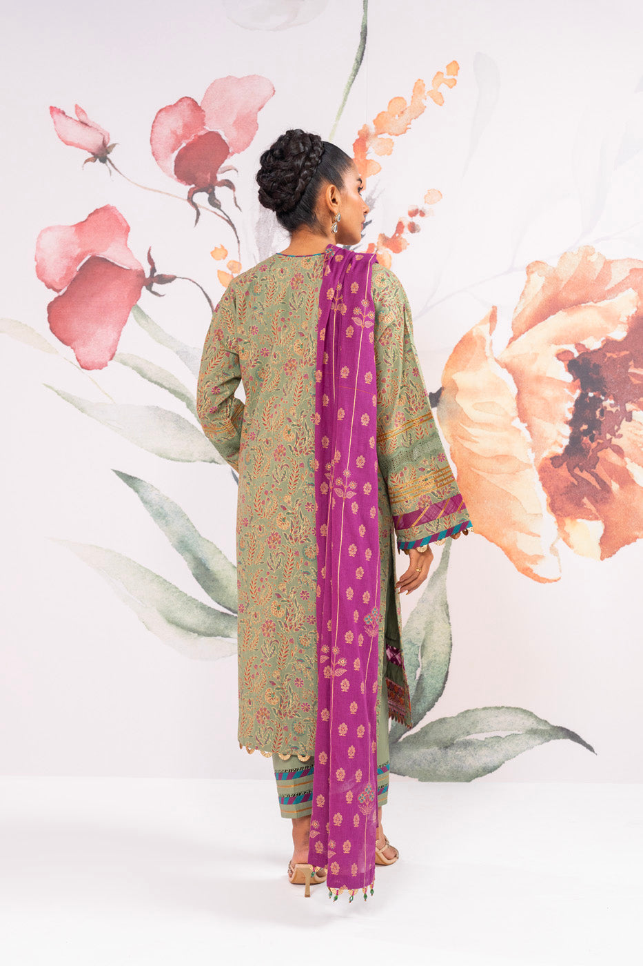 3 Pc Embroidered Two Way Slub Suit With Silver Lawn Dupatta